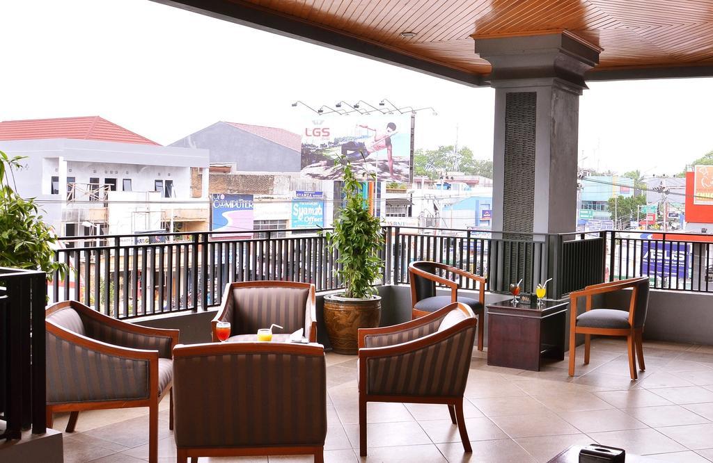 Nikita Hotel Bukittinggi Bagian luar foto